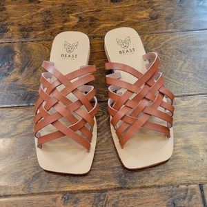 NWOT Beast Fashion Sandals Size 5.5